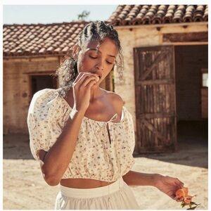 DOEN topaz off the shoulder crop floral print blouse Small excellent condition